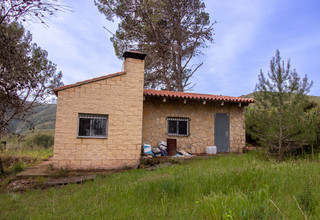 Country house for sale in Macastre, Valencia. 